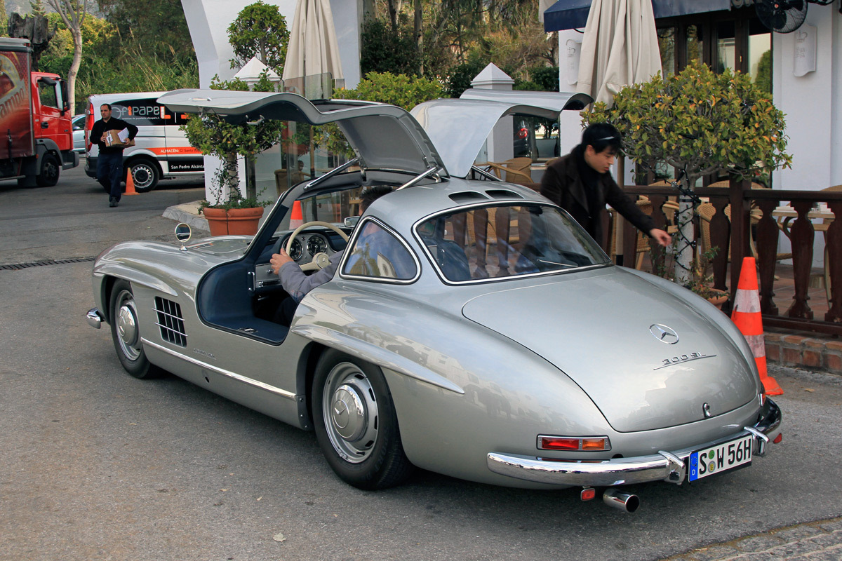 Mercedes-Benz 300 SL "Gullwing" (1954–1957)