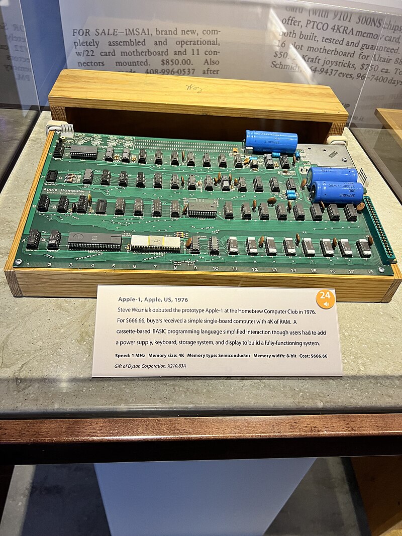 Apple I (1976, подписанный Возняком)