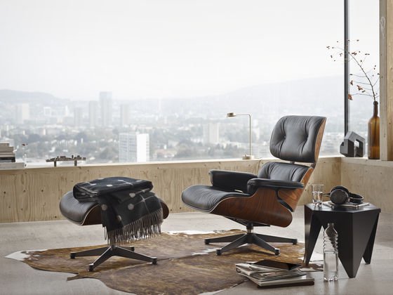 Кресло Eames Lounge Chair (1956, оригинал)